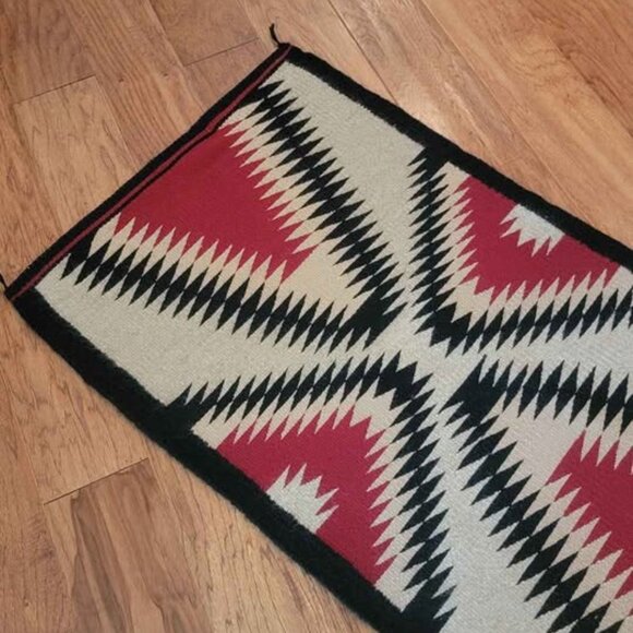 Vintage Navajo Eye Dazzler Rug - Picture 6 of 12
